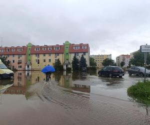 Powódź w Polsce. W powiecie nyskim zawieszono zajęcia w szkołach! Wydano pilny komunikat 