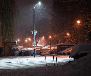 Kraków zasypany śniegiem. Armagedon na drogach. Ogromne utrudnienia w kursowaniu komunikacji miejskiej