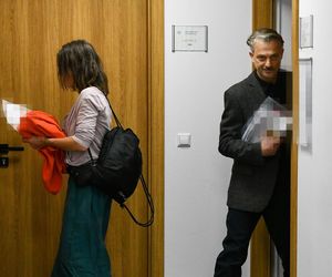 Rozwód Grzegorza Damięckiego po 34 latach małżeństwa! Aktor pojawił się w sądzie z prawnikiem!