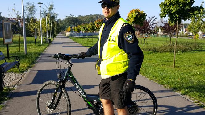 Straż Miejska w Jaworznie testuje rowery elektryczne