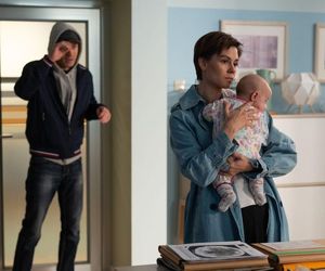 Na dobre i na złe odc. 960. Blanka (Pola Gonciarz), Nina (Rita Sobocińska), Mario (Marcin Korcz)