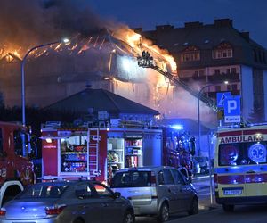 Aktor znany z „Korony Królów” ucierpiał w pożarze bloku w Ząbkach. „Nie wiemy co będzie dalej”