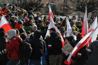 Marsz o wolność w Katowicach. Tak wyglądał liczny protest antycovidowców 