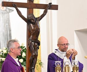   Pogrzeb Anatola Czaplickiego. Arcybiskup Galbas: pamięć o tym koszmarze długo nie przeminie