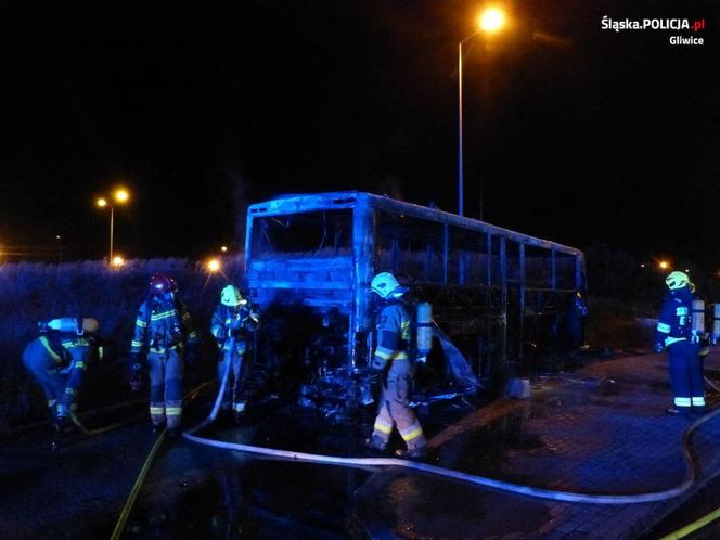 Horror na A4! Dzieci wracały z wakacji, autokar stanął w ogniu. "Spłonęły bagaże