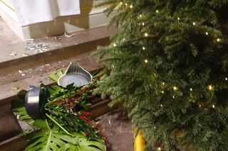 Weszła do kościoła w Kępnie i spaliła Biblię! Kobietę zatrzymał jeden z parafian