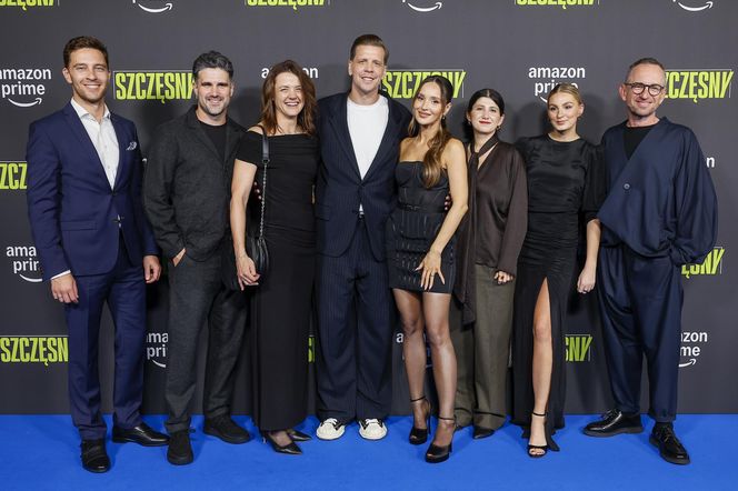 Premiera filmu "Szczęsny". Tomasz Kot z synem, brata piłkarza z rodziną i Quebonafide z partnerką [GALERIA]