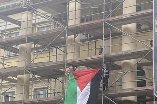 Rektor UW wezwał policję. Mundurowi wynieśli protestujących studentów