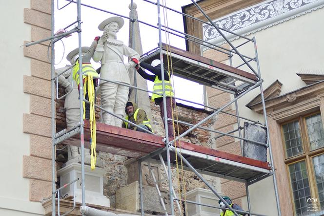 Barokowa perła architektury pięknieje. Trwa remont w kieleckim pałacu