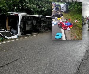 Autokar z dziećmi wylądował w rowie! Sześć osób rannych, droga zablokowana [ZDJĘCIA]