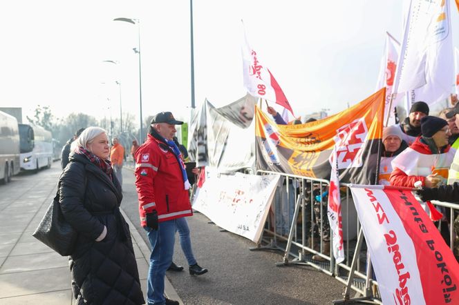 Konwencja PO w Gliwicach 7.12.2024. Wszyscy czekają na Rafała Trzaskowskiego