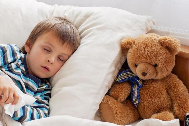 To najczęstsze powikłanie grypy u dzieci. Może doprowadzić nawet do transplantacji