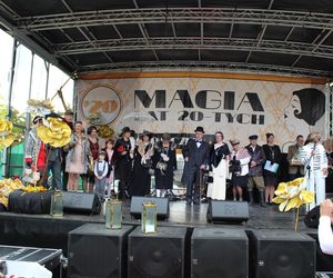Było spotkanie z modą, muzyką i samochodami z lat 20. w Korczewie. Za nami impreza „Magia lat 20-tych” 2025
