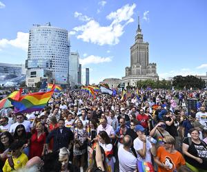 Parada Równości przeszła ulicami Warszawy. Tłumy uczestników