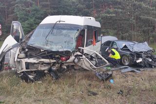 Śmiertelny wypadek w Małej Nieszawce. Kierowca odniósł ciężkie obrażenia. Zmarł w szpitalu