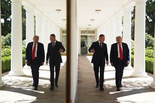 5:39 PM  Trump powitał Nawrockiego przed Białym Domem