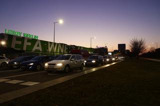 Gigantyczne korki na Ostrobramskiej. Wszystkiemu winien nowy buspas 