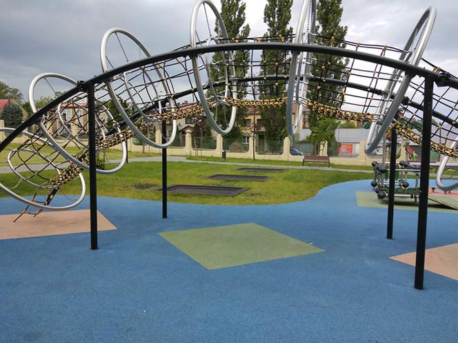 Plac zabaw w Parku Strzeleckim w Tarnowie