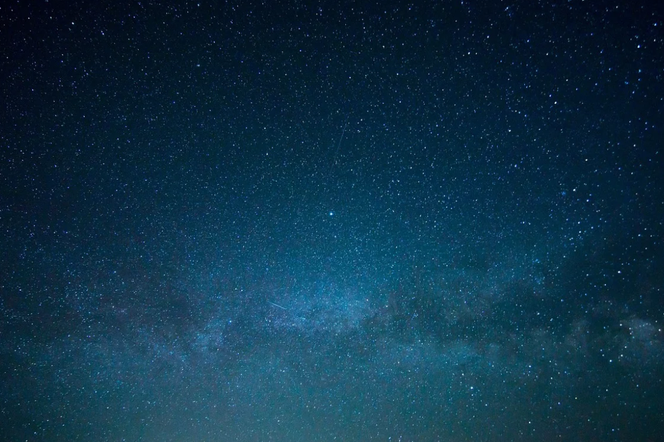 Starlinki czy UFO? Wyjątkowe zjawisko na niebie. Gdzie w Poznaniu najlepiej to widać?