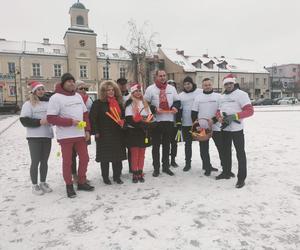 Bezpieczeństwo na Mikołajki. Przyjazna Łomża rozdawała odblaski 