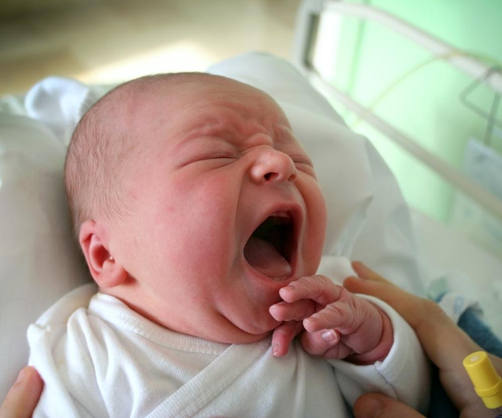 Polskie szpitale pękają w szwach. Na oddziałach nawet niemowlaki z dusznościami  