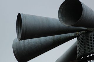 Dlaczego wyją syreny we Wrocławiu 1 sierpnia 2025? Co oznaczają? 