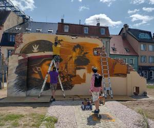 Jelenia Góra upamiętnia Powstańców Warszawskich. Zobacz piękny powstańczy mural 