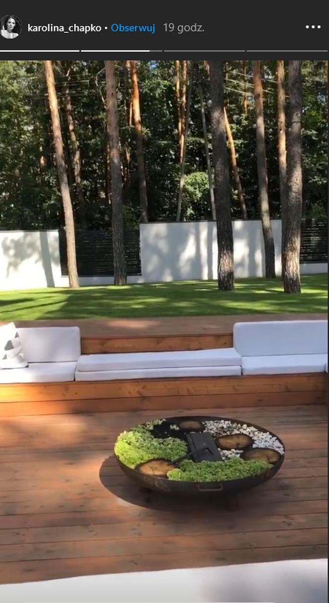 Barwy szczęścia. Dominika (Karolina Chapko) w willi Stawickiego