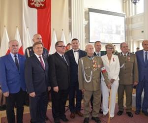 Żołnierz Tadeusz Lutak świętowała 105 urodziny