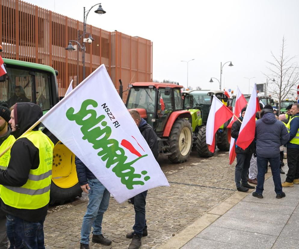 Protest rolników przed Urzędem Wojewódzkim w Gdańsku