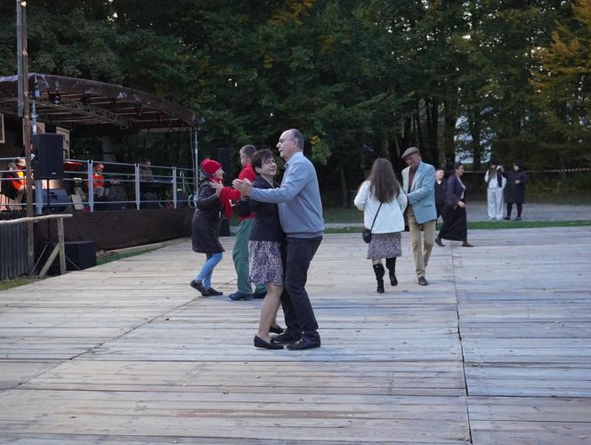 Ostatnia potańcówka w lubelskim skansenie w sezonie 2024