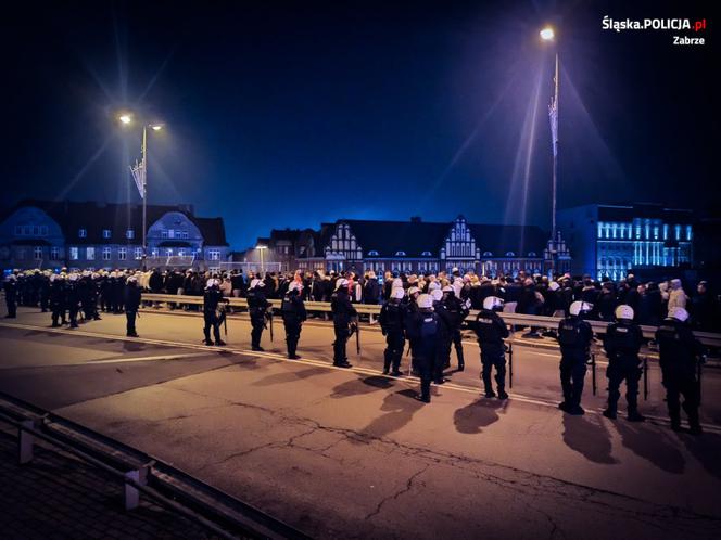 Policyjne interwencje podczas meczu Górnik Zabrze - Legia Warszawa