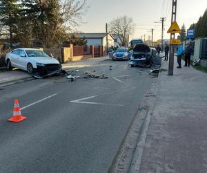 Czołowe zderzenie na ulicy Kościelnej w Starachowicach