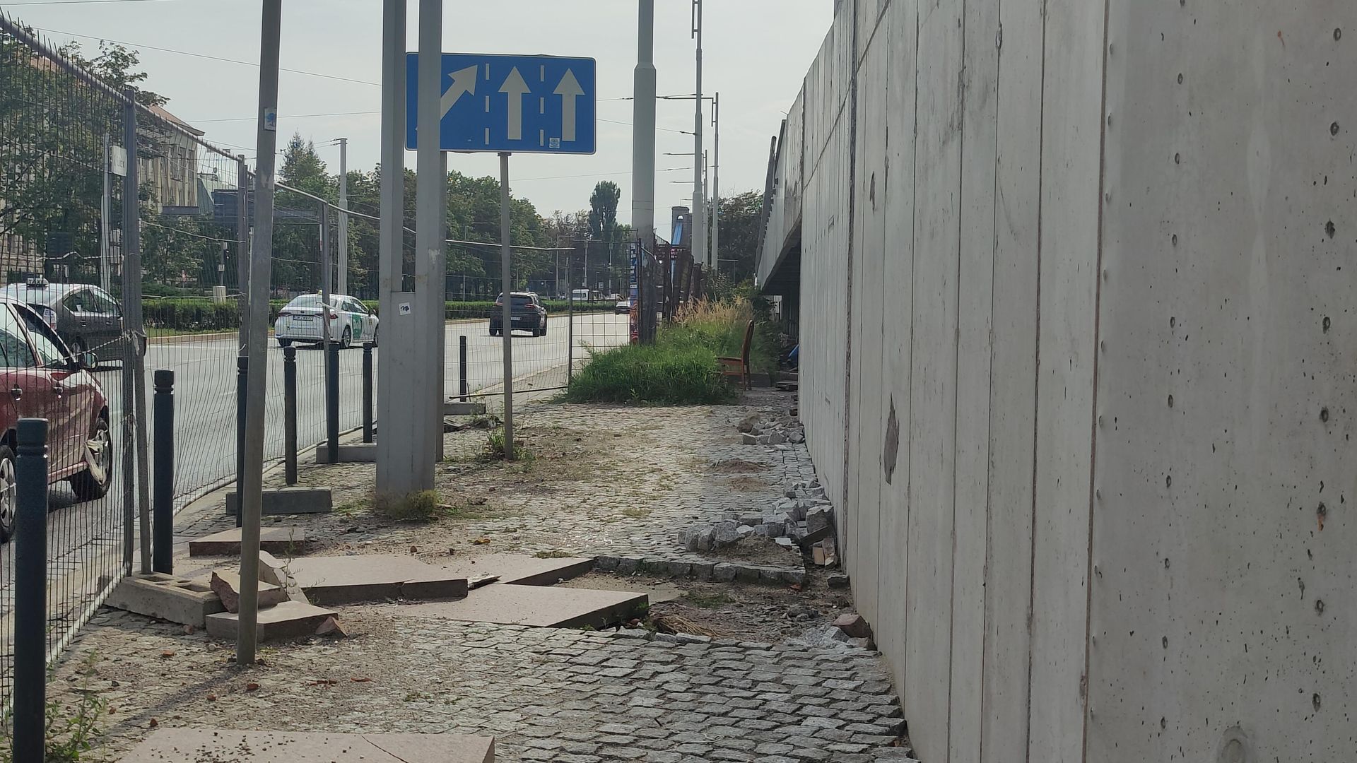 Remont esplanady przy Sedesowcach we Wrocławiu