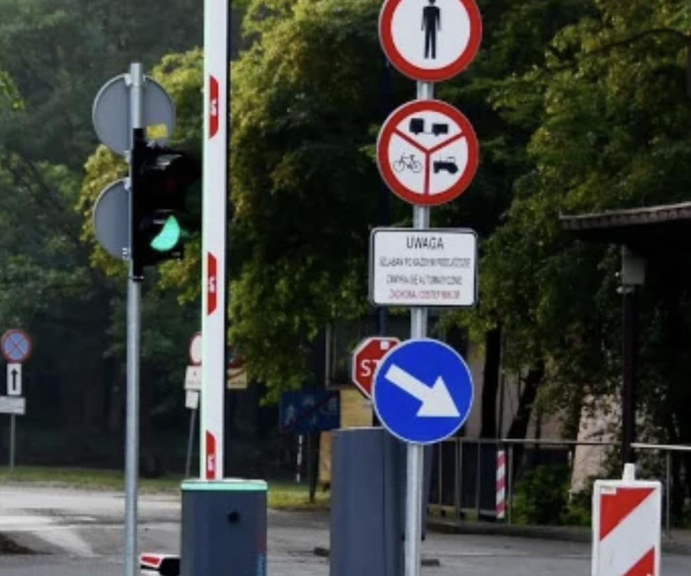 Pijany mężczyzna uszkodził szlabany w Skorzęcinie