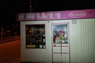 Włamał się po kwiaty dla żony. Teraz może jej długo nie zobaczyć