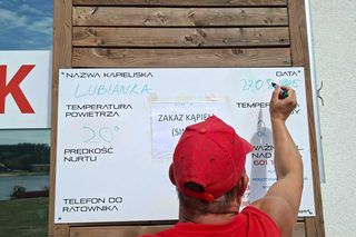 Sinice nad Lubianką! Zakaz kąpieli