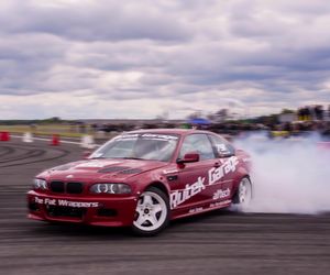 SkillZone Festiwal - motoryzacyjne emocje na lotnisku w Mielcu