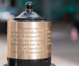 Przy ulicy Kraszewskiego upamiętniono tragicznie zmarłych strażaków