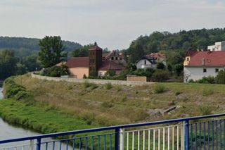 W tym mieście na Dolnym Śląsku mieszka mniej osób niż na wsiach. Leży niedaleko Jeleniej Góry