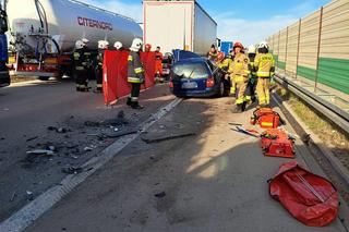 Osobówka wbiła się tył ciężarówki. Kierowca zginął na miejscu!