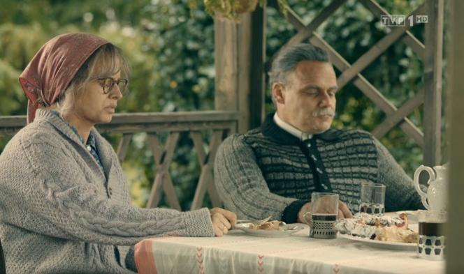 Stulecie Winnych 3 sezon odc. 35. Andzia (Barbara Wypych), Stanisław (Jan Wieczorkowski)