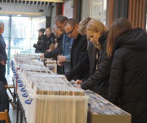 Giełda Płyt Winylowych w CH Rondo! Tu każdy znalazł coś dla siebie [ZDJĘCIA]