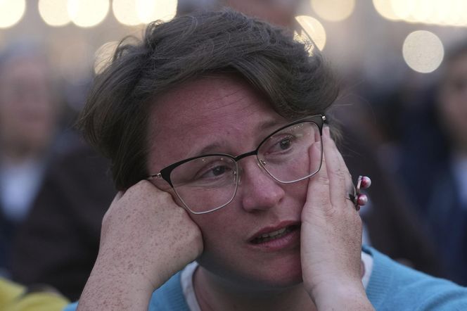 Hołdy na Placu Świętego Piotra.