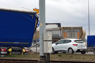 Gdańsk: Zderzenie tramwaju z tirem