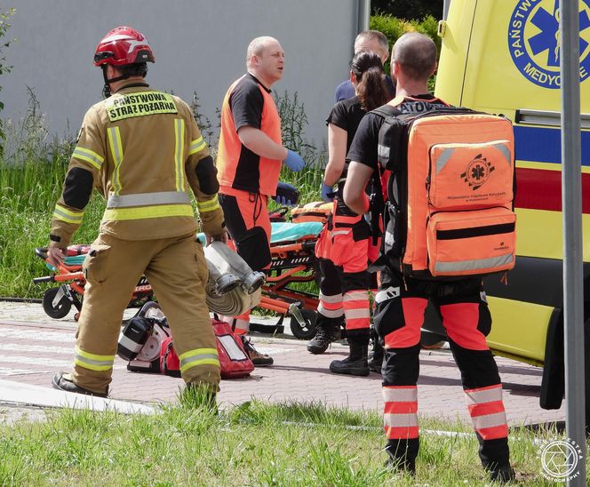 Pożar i wybuchy w mieszkaniu bloku w Tychach