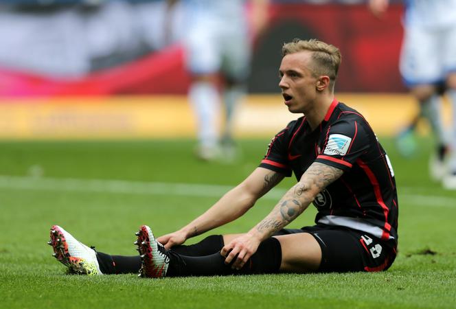 Ostatnia zagadka rozwiązana. VfB Stuttgart pozostaje w Bundeslidze, gol Polaka nie pomógł