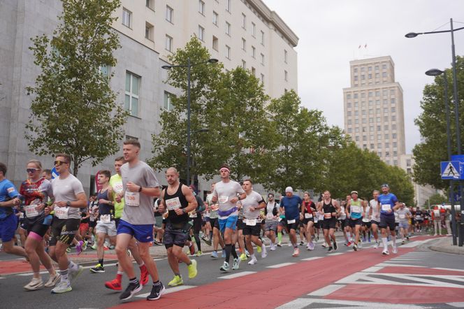 Uczestnicy Maratonu Warszawskiego 2025
