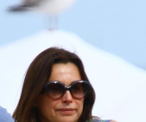 Renata Dancewicz kurzy na plaży