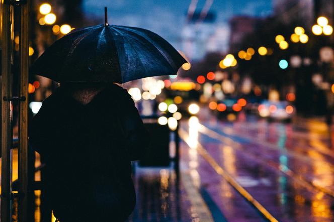 Deszcz w polskim mieście 